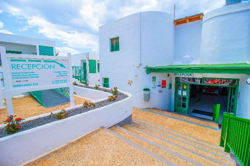 Apartamentos La Peñita