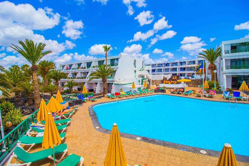 Apartamentos La Peñita