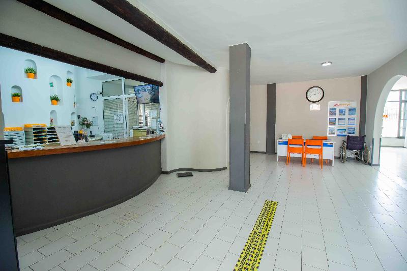 Apartamentos La Peñita