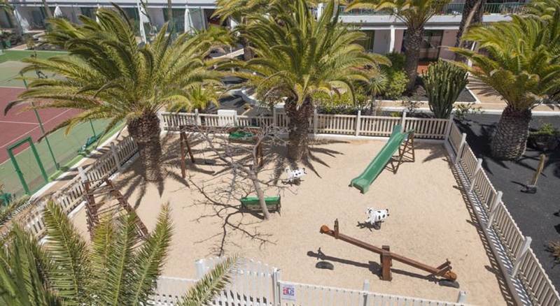 Apartamentos La Peñita