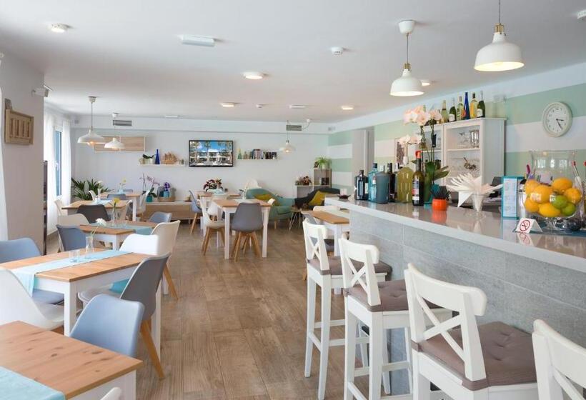 Apartamentos Playamar