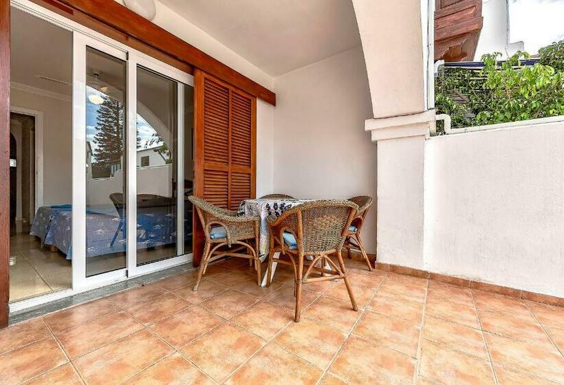 Apartment In Paraiso Royal