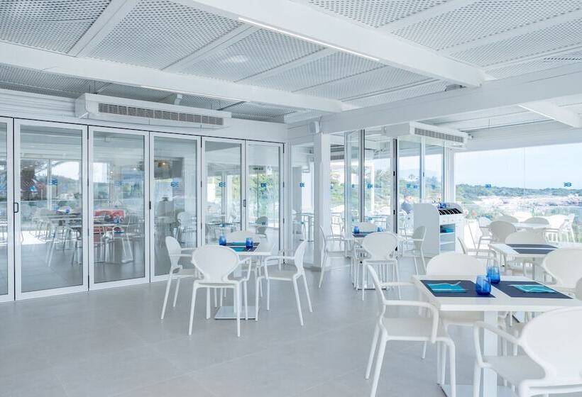 Fergus Style Carema Beach