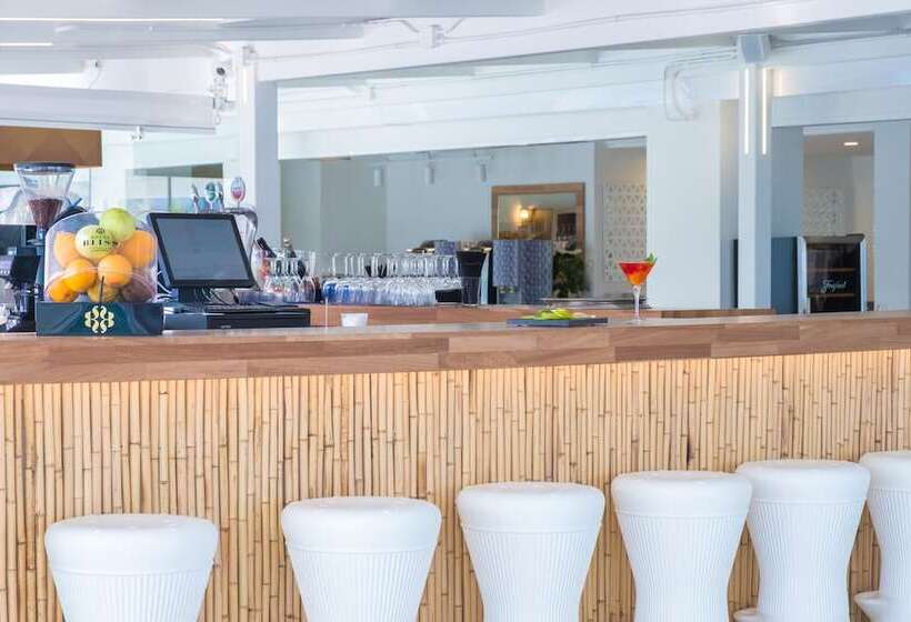 Fergus Style Carema Beach