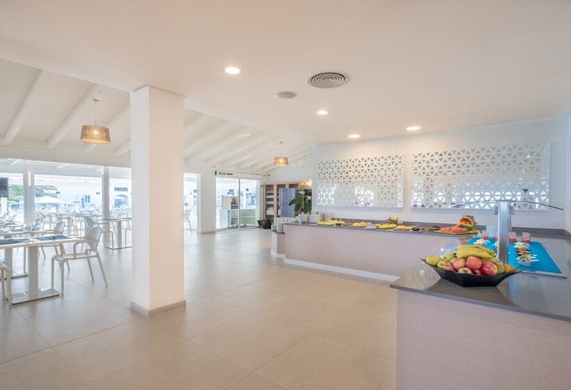 Fergus Style Carema Beach