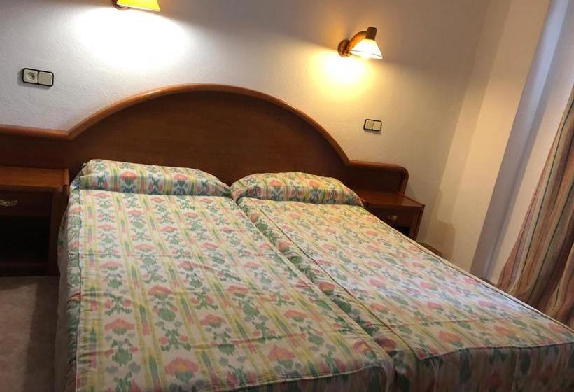 Hostal De La Caravel La