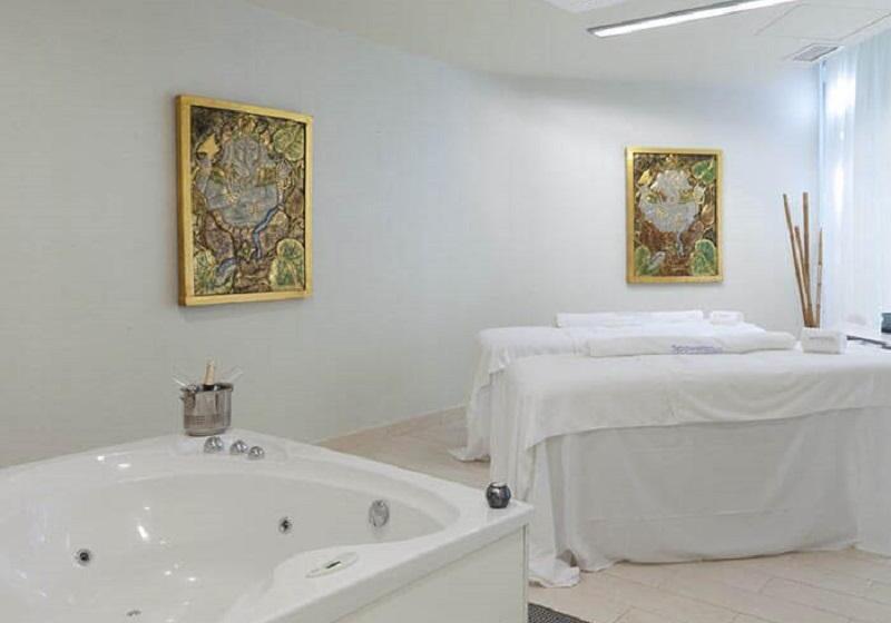 Adrián Hoteles Roca Nivaria