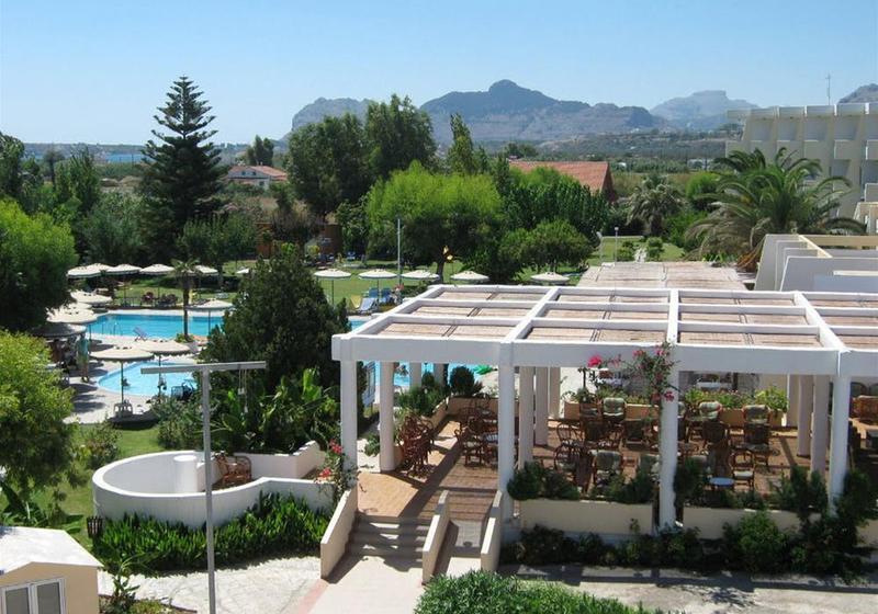 בית מלון כפרי Afandou Beach Resort