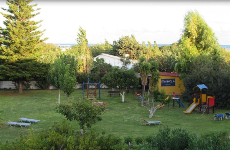 בית מלון כפרי Afandou Beach Resort