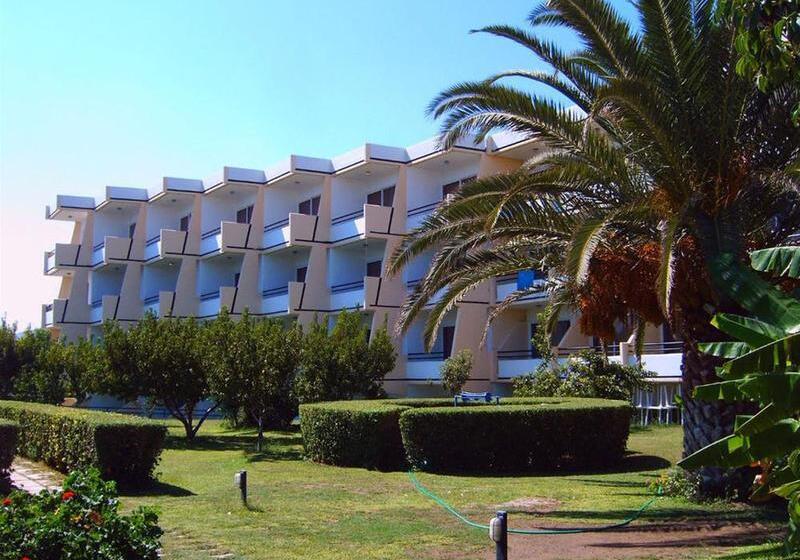 בית מלון כפרי Afandou Beach Resort