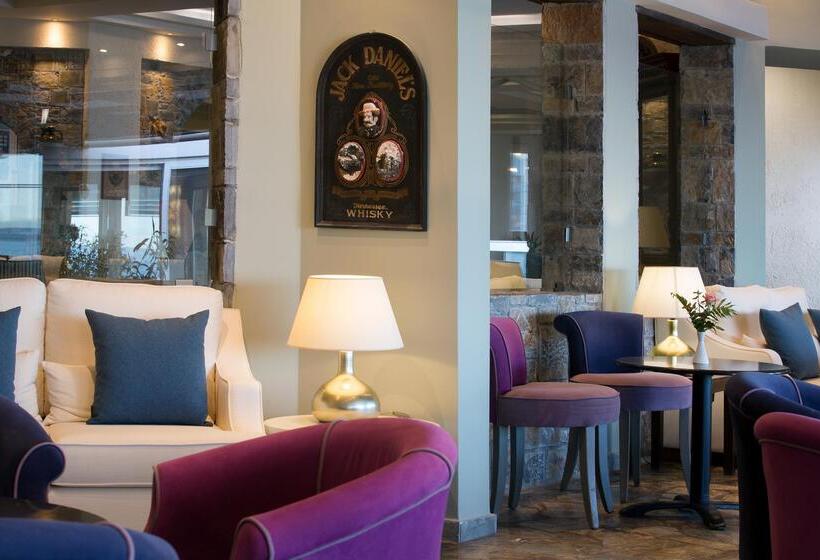 Alexander Beach Hotel & Village Resort