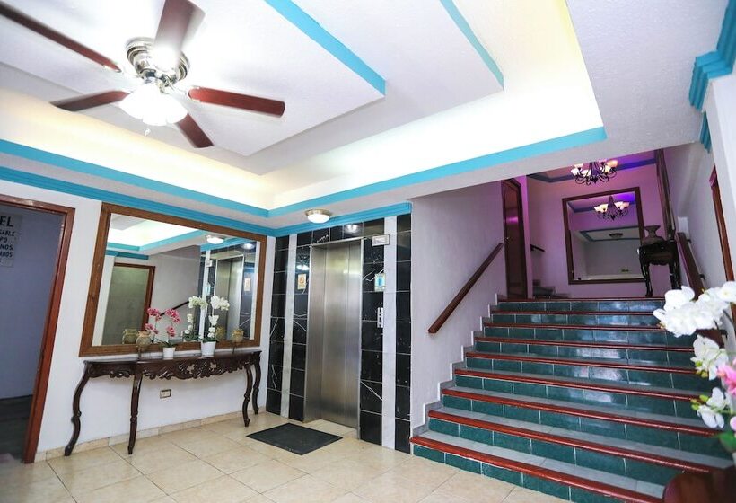 בית מלון כפרי Avenida Cancun