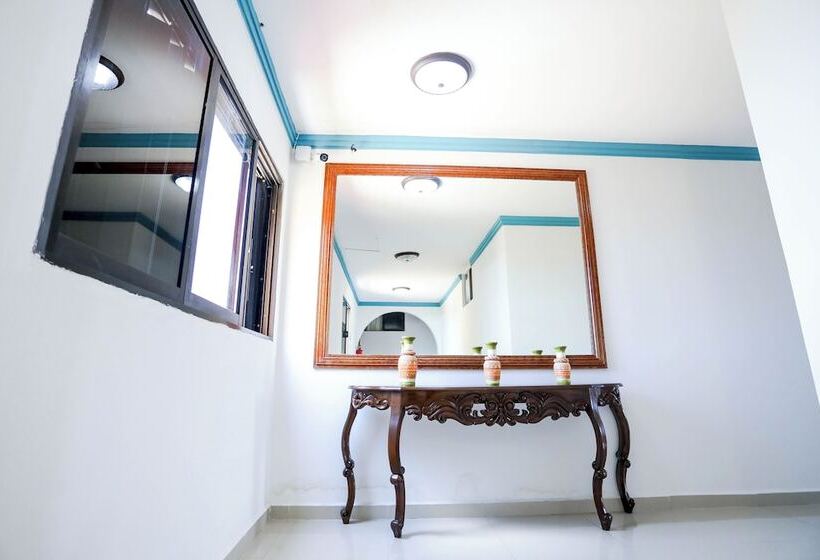 בית מלון כפרי Avenida Cancun