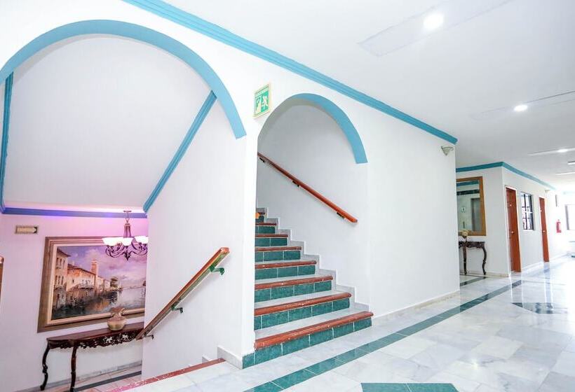 בית מלון כפרי Avenida Cancun