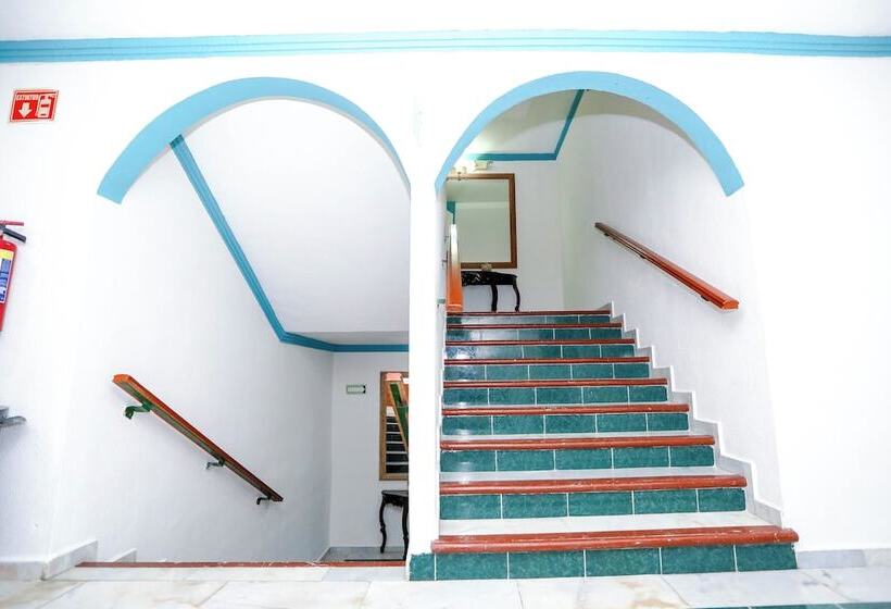 בית מלון כפרי Avenida Cancun