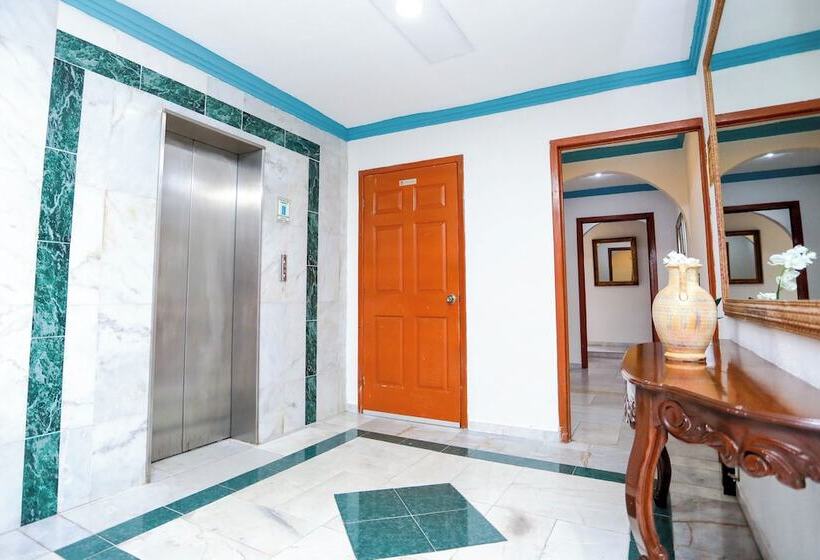 בית מלון כפרי Avenida Cancun