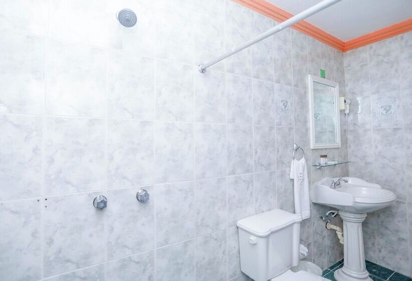 בית מלון כפרי Avenida Cancun