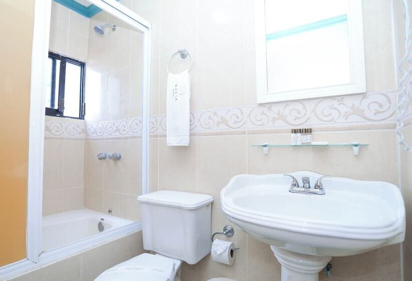 בית מלון כפרי Avenida Cancun