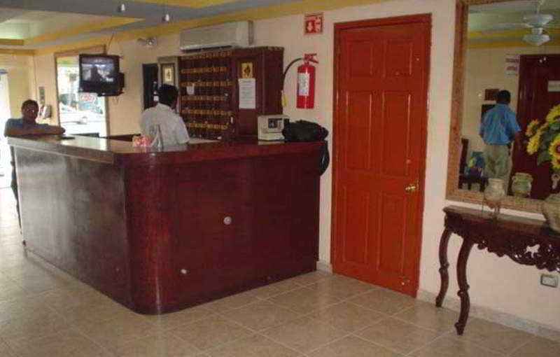 בית מלון כפרי Avenida Cancun