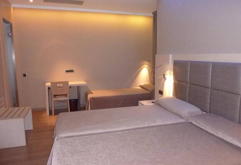 Отель Barcelona House