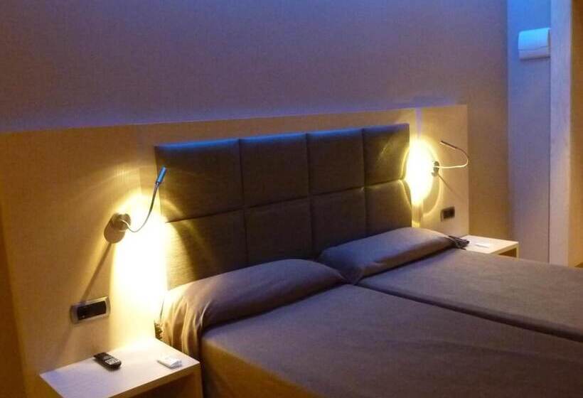 Отель Barcelona House