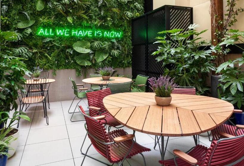 هتل Catalonia Goya