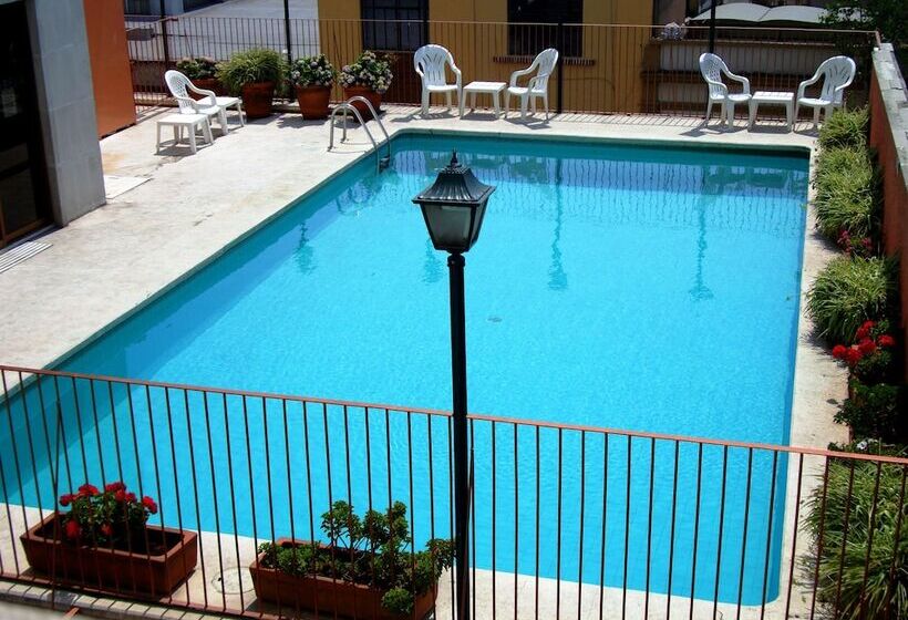 Отель Cervantes