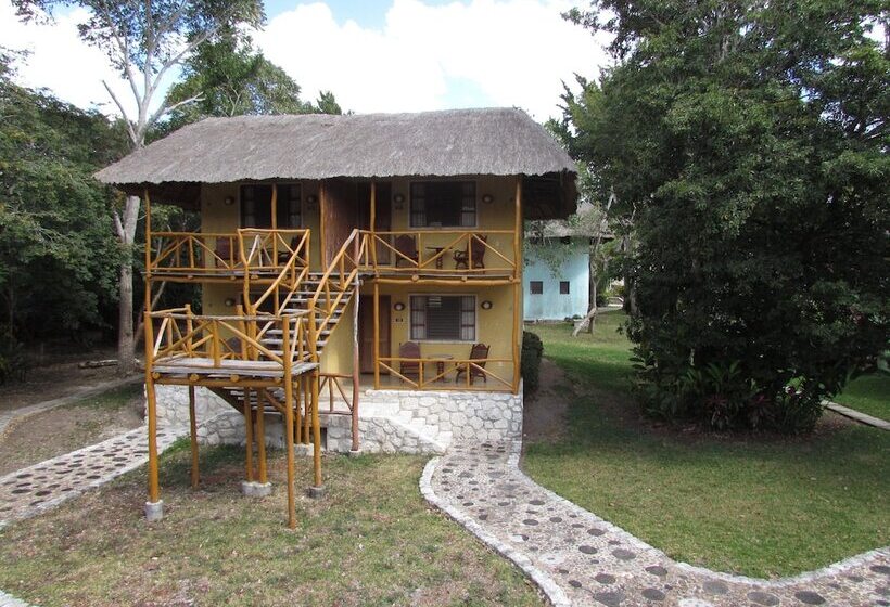 هتل Villas Chicanna