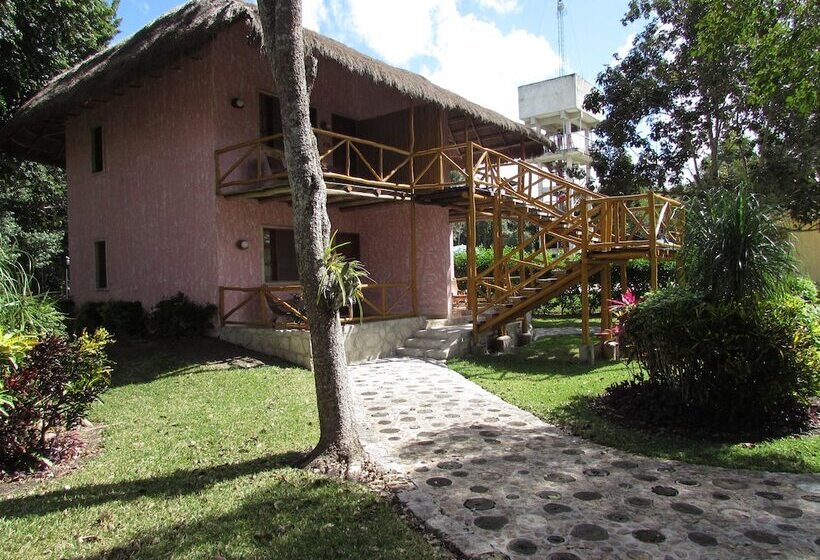 هتل Villas Chicanna