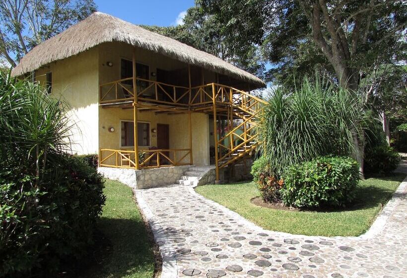 هتل Villas Chicanna