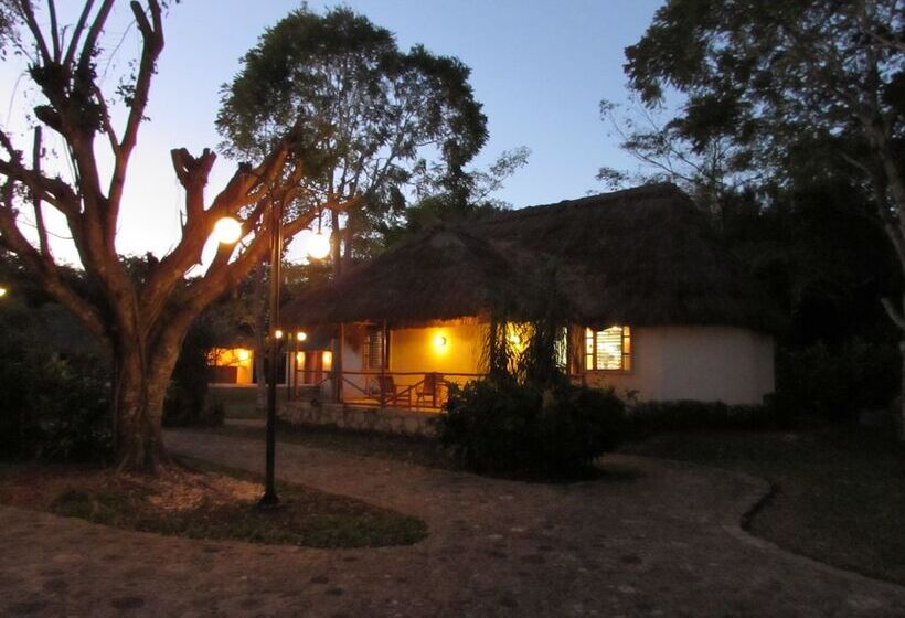 هتل Villas Chicanna