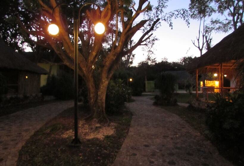 هتل Villas Chicanna