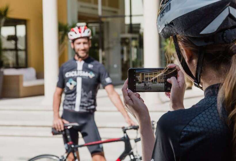 酒店 Club Del Sol Resort & Spa