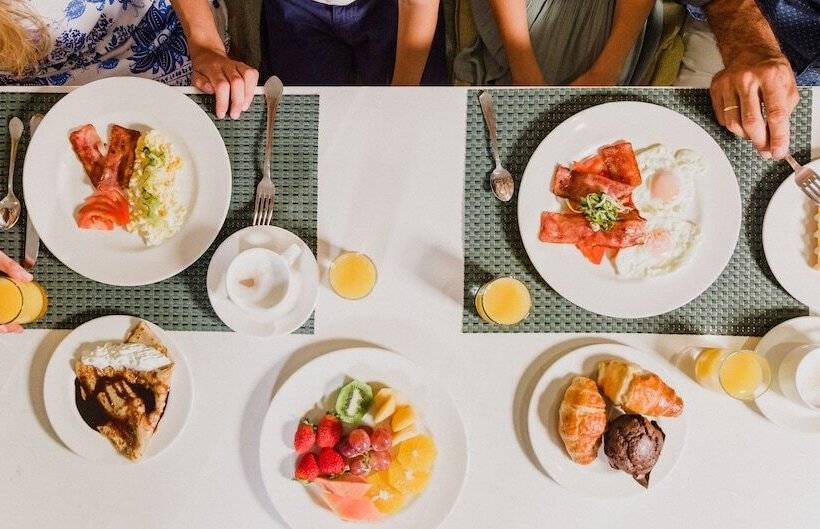 酒店 Club Del Sol Resort & Spa