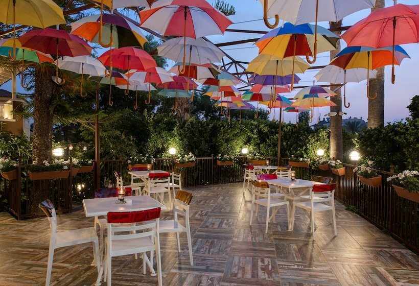 Club Paradiso Hotel & Resort