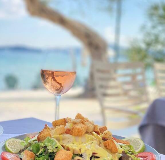 ホテル Elea Beach