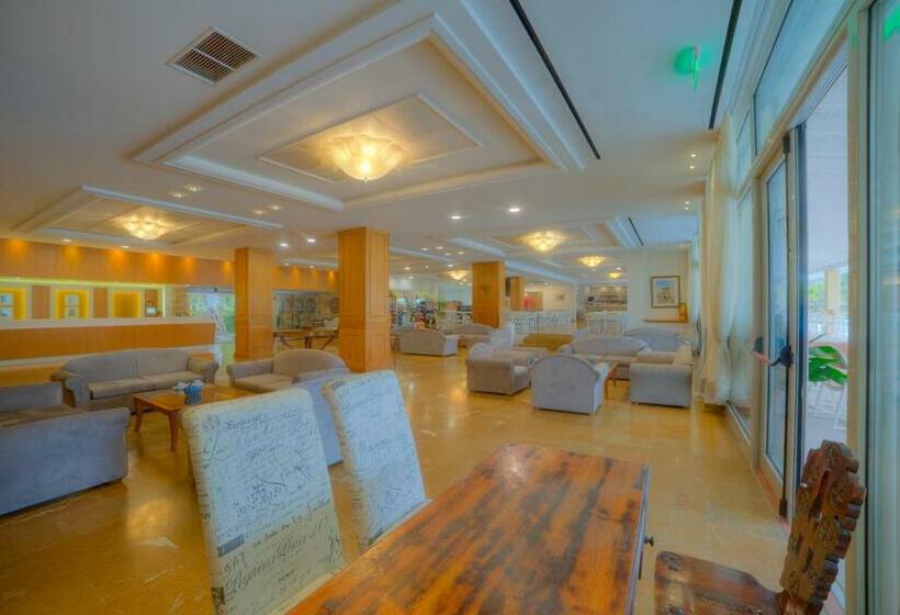 ホテル Elea Beach