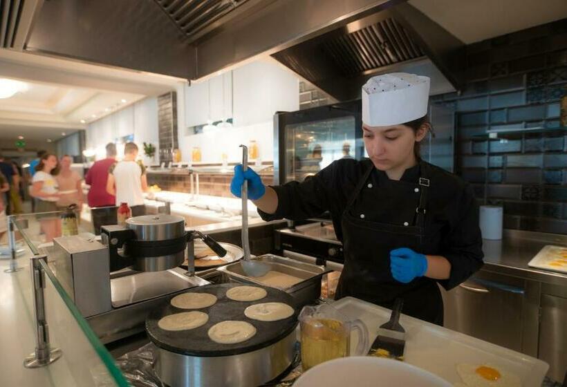 ホテル Elea Beach