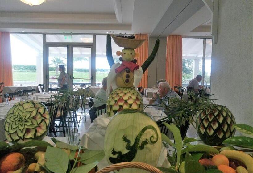 ホテル Elea Beach