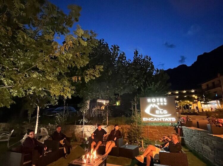 فندق Els Encantats