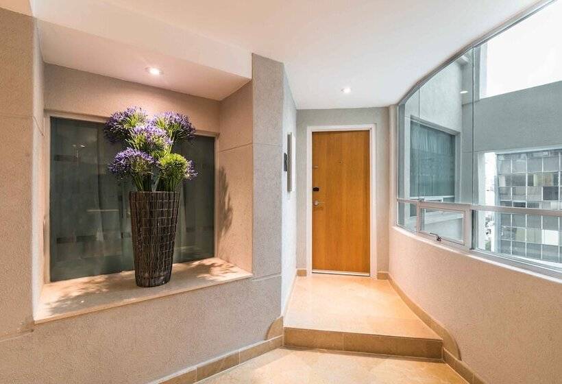 ホテル Eurostars Zona Rosa Suites