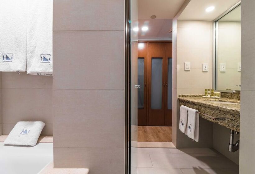 ホテル Eurostars Zona Rosa Suites