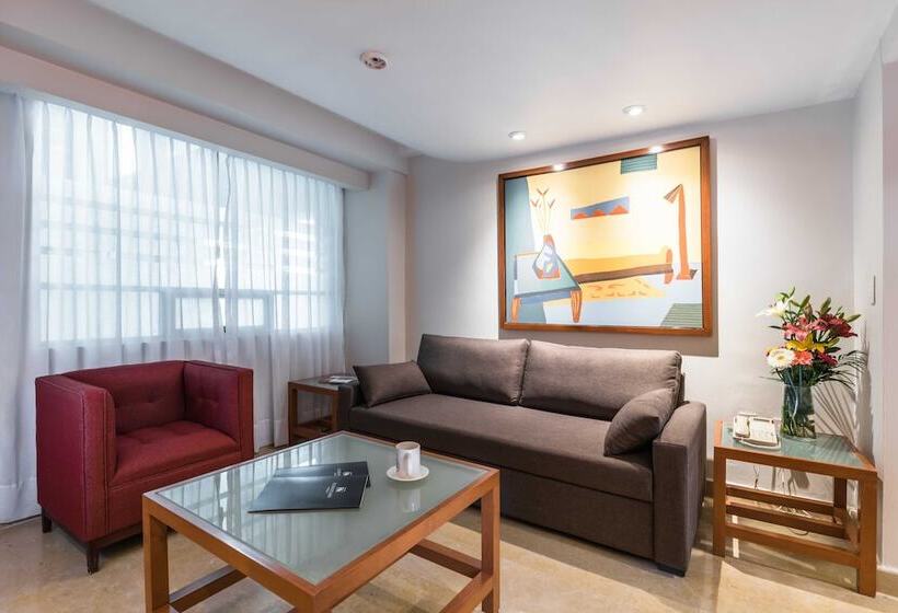 ホテル Eurostars Zona Rosa Suites