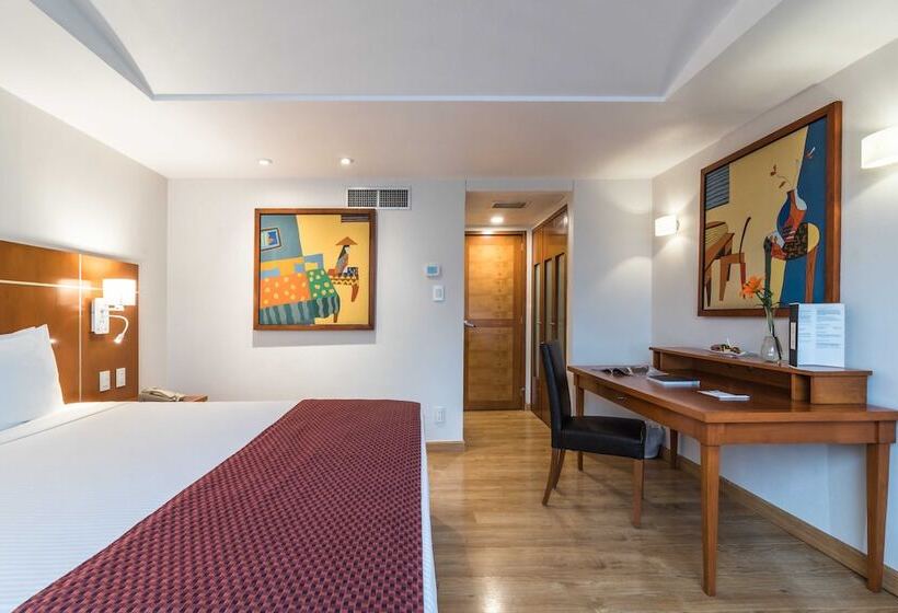 ホテル Eurostars Zona Rosa Suites