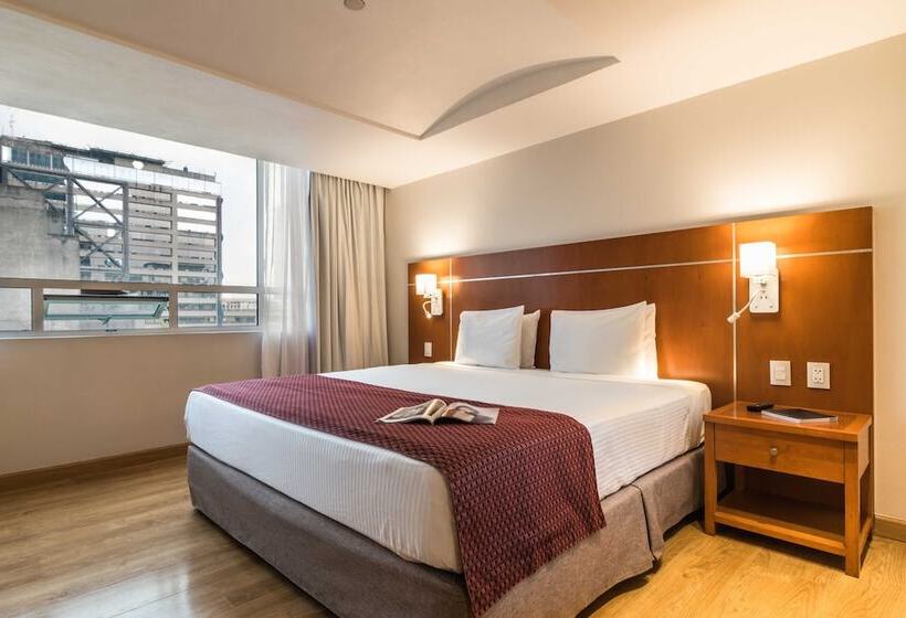 ホテル Eurostars Zona Rosa Suites
