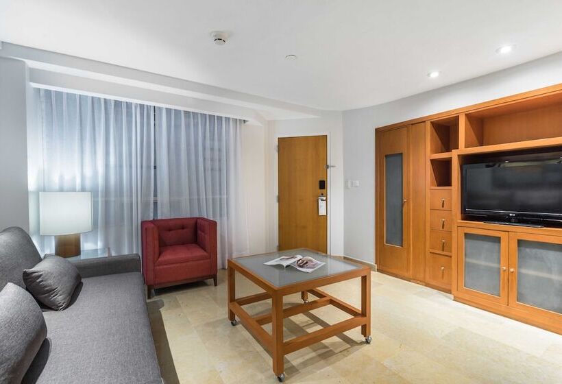 ホテル Eurostars Zona Rosa Suites