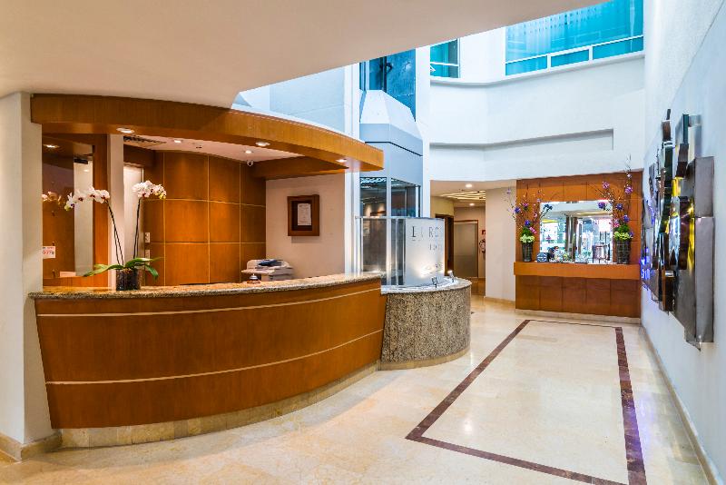 ホテル Eurostars Zona Rosa Suites