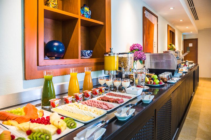 ホテル Eurostars Zona Rosa Suites