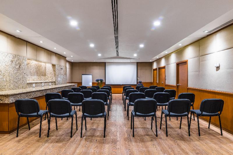 ホテル Eurostars Zona Rosa Suites