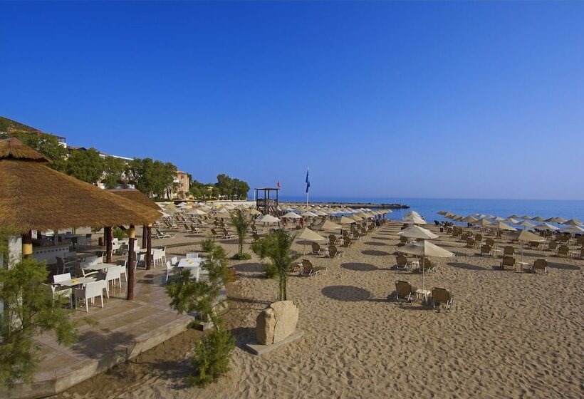 هتل Fodele Beach Water Park Resort